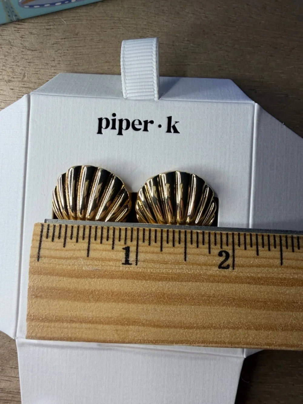 piper·k Gold Shell Stud Earrings - Shiny Gold Seashell Design